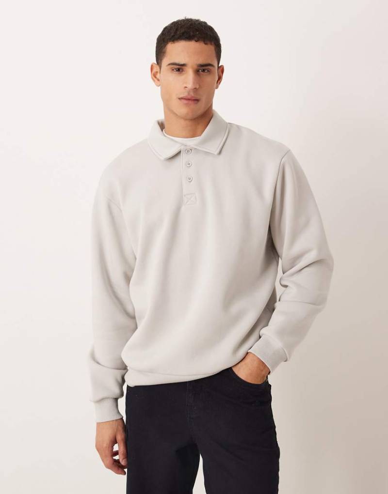 ASOS DESIGN - Relaxed-Fit-Sweatshirt in Grau mit Polokragen von ASOS DESIGN