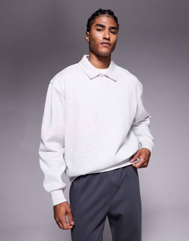 ASOS DESIGN - Relaxed-Fit-Sweatshirt in meliertem Eisgrau mit geripptem Kragen von ASOS DESIGN
