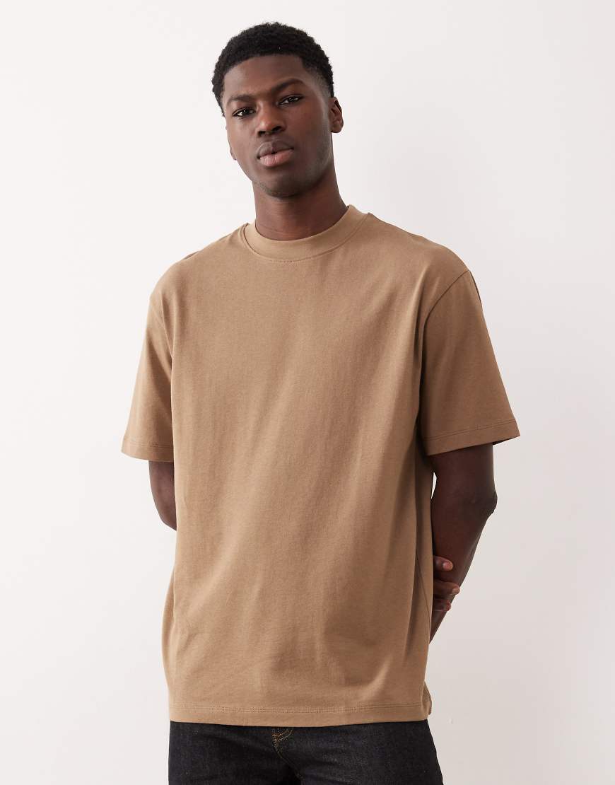 ASOS DESIGN - Relaxed-Fit-T-Shirt aus schwerem Material in Braun-Brown von ASOS DESIGN