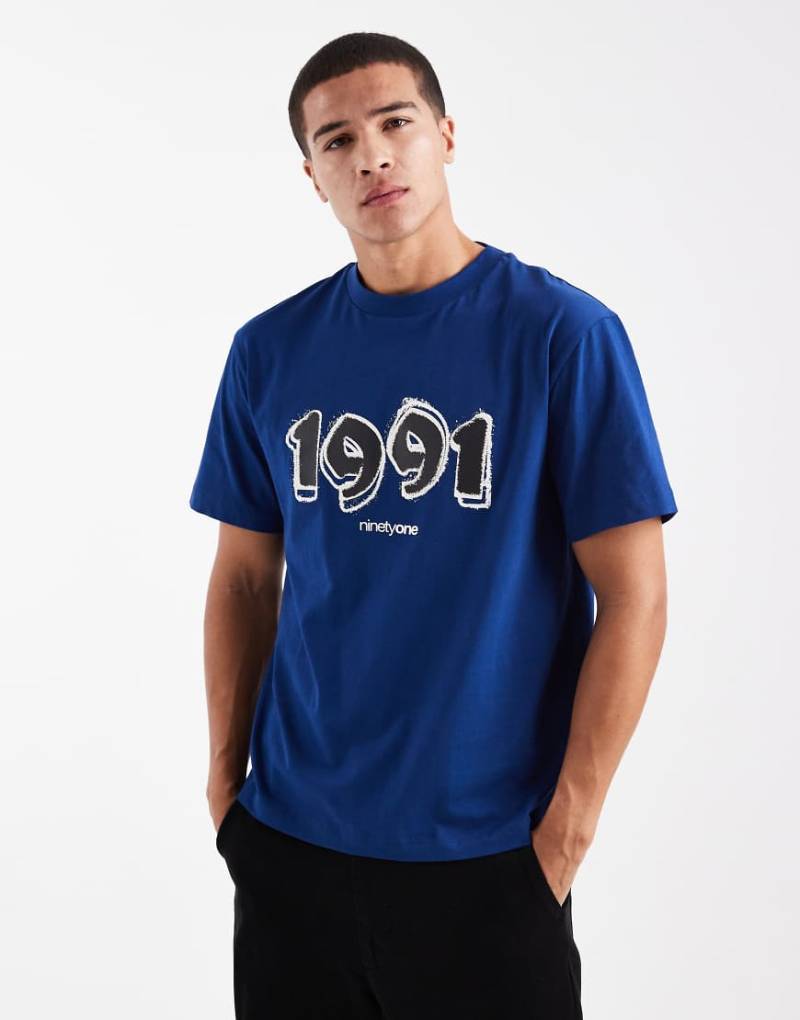 ASOS DESIGN - Relaxed-Fit-T-Shirt in Blau mit 1991-Grafik von ASOS DESIGN