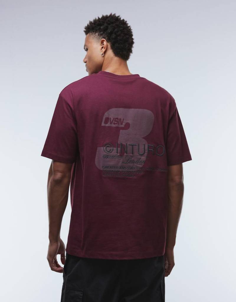 ASOS DESIGN - Relaxed Fit T-Shirt in Burgunderrot mit Street-Print und Stickerei-Brown von ASOS DESIGN