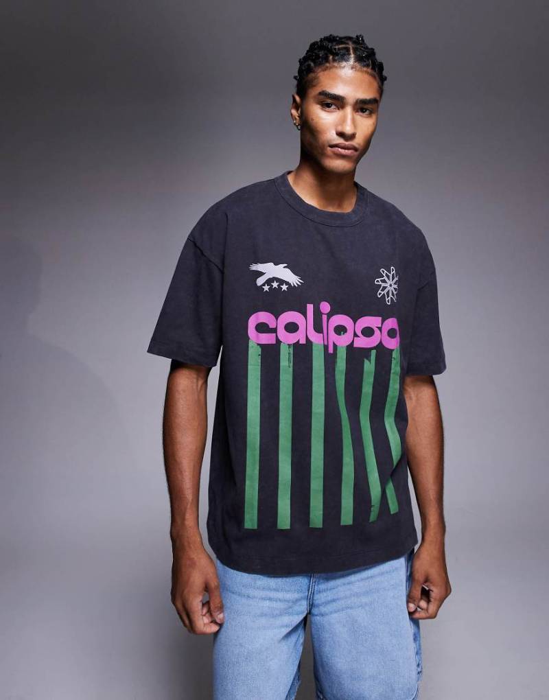 ASOS DESIGN - Relaxed-Fit-T-Shirt in verwaschenem Schwarz mit Text-Print von ASOS DESIGN