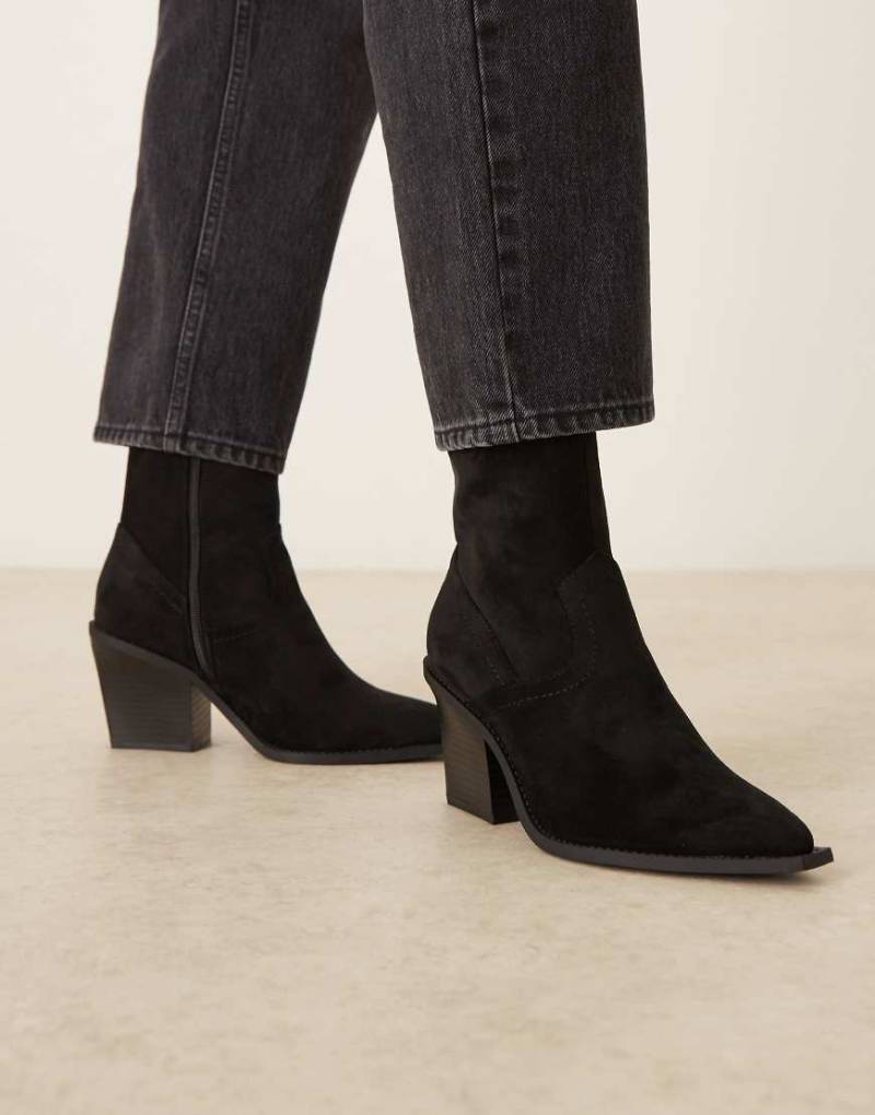 ASOS DESIGN - Remedy - Cowboystiefel aus schwarzem Wildleder mit Absatz von ASOS DESIGN