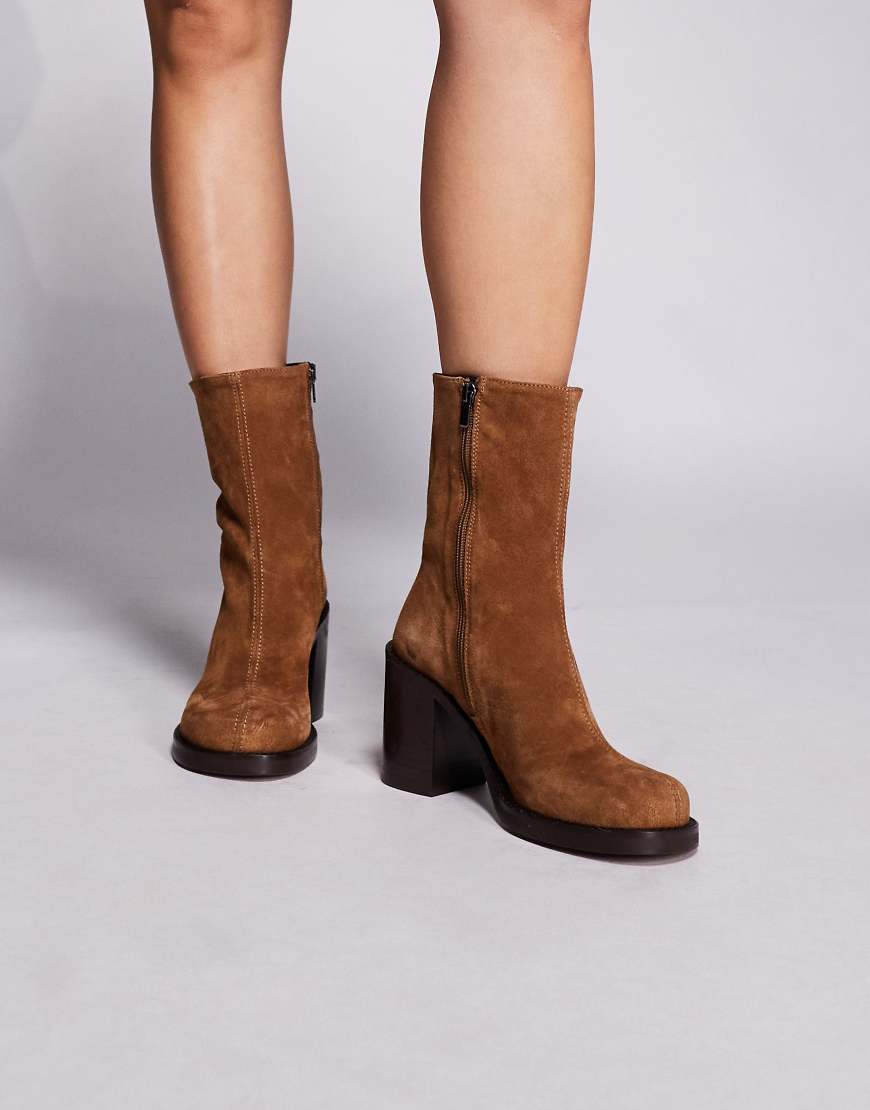 ASOS DESIGN - Remy - Hochwertige Ankle-Boots aus Wildleder in Sand mit Absatz-Neutral von ASOS DESIGN