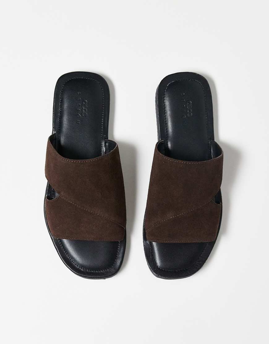ASOS DESIGN - Riemchen-Sandalen aus braunem Wildleder von ASOS DESIGN