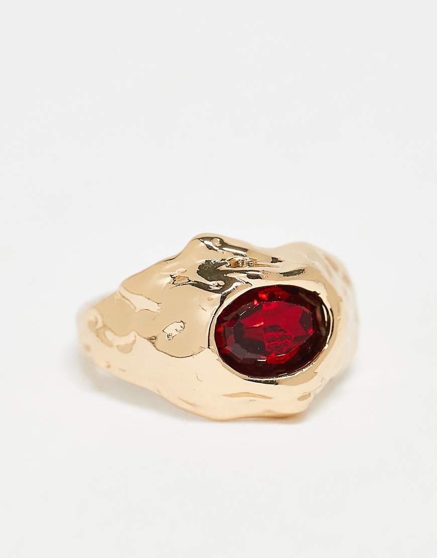 ASOS DESIGN - Ring in Gold-Optik mit geschmolzenem Design und eingefasstem Schmuckstein-Goldfarben von ASOS DESIGN