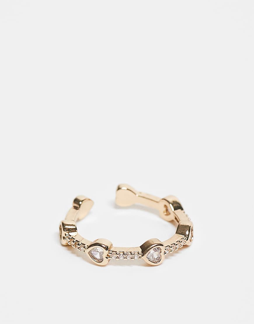 ASOS DESIGN - Ring in Goldoptik mit gefassten Herz-Strasssteinen-Goldfarben von ASOS DESIGN
