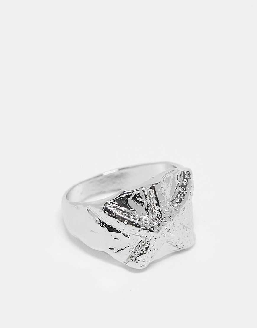 ASOS DESIGN - Ring in Silber mit Seestern-Motiv ASOS DESIGN - Ring in Silber mit Seestern-Motiv von ASOS DESIGN