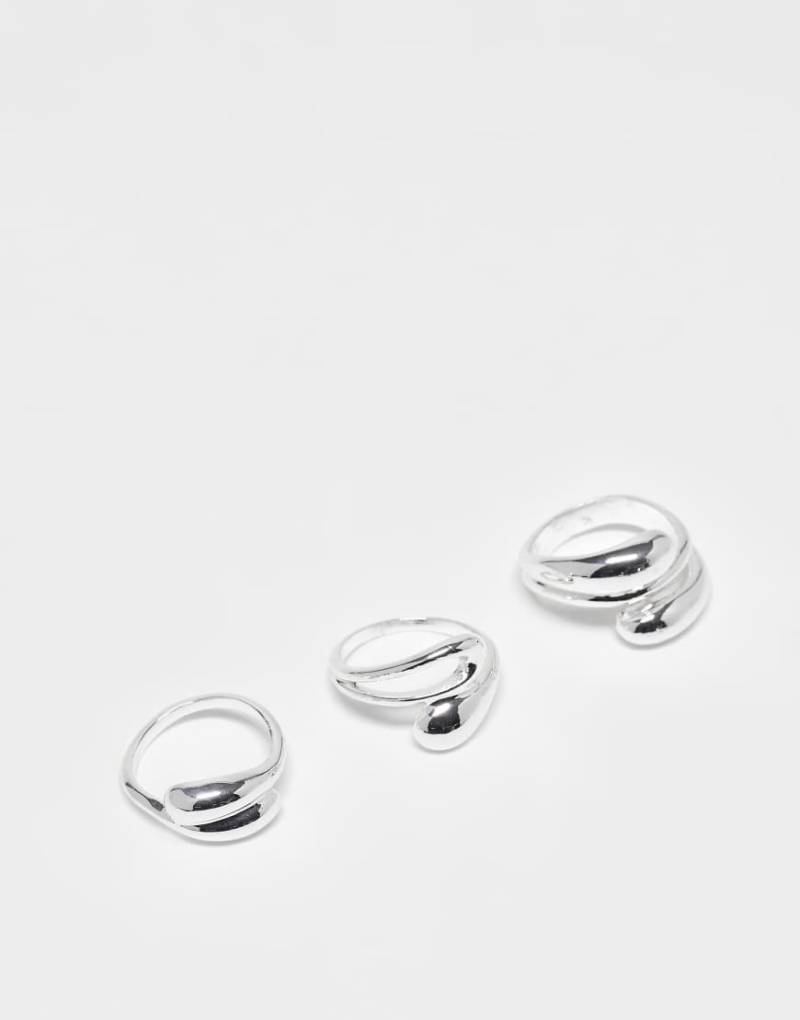 ASOS DESIGN - Ringe im Multipack mit breitem, welligen Design und Silber-Optik von ASOS DESIGN
