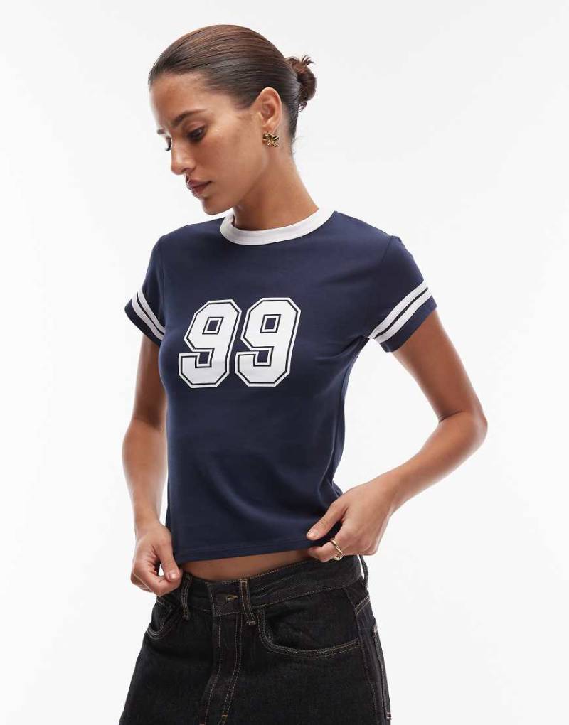 ASOS DESIGN - Ringer-T-Shirt in Marineblau mit „99"-Print von ASOS DESIGN