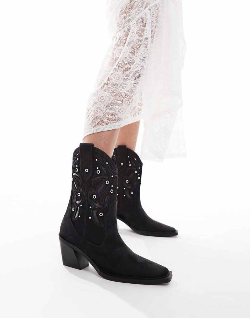 ASOS DESIGN - Roan - Westernstiefel in Schwarz mit Verzierung und Absatz von ASOS DESIGN