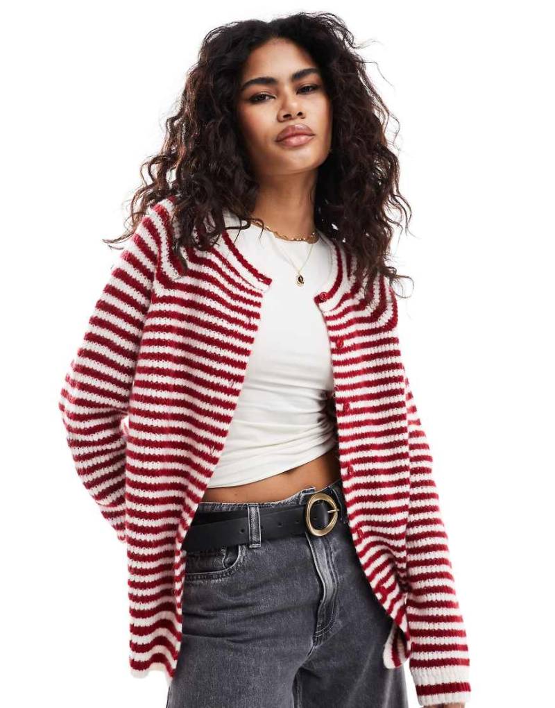 ASOS DESIGN - Rot gestreifte Strickjacke mit Raglanärmeln von ASOS DESIGN