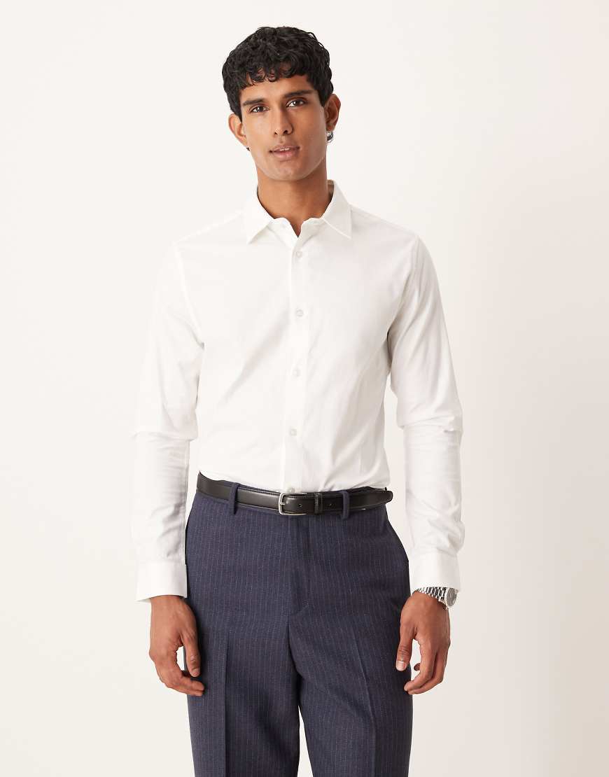 ASOS DESIGN - Royal - Leicht zu bügelndes Oxford-Hemd in Weiß mit schmalem Schnitt ASOS DESIGN - Royal - Leicht zu bügelndes Oxford-Hemd in Weiß mit schmalem Schnitt von ASOS DESIGN