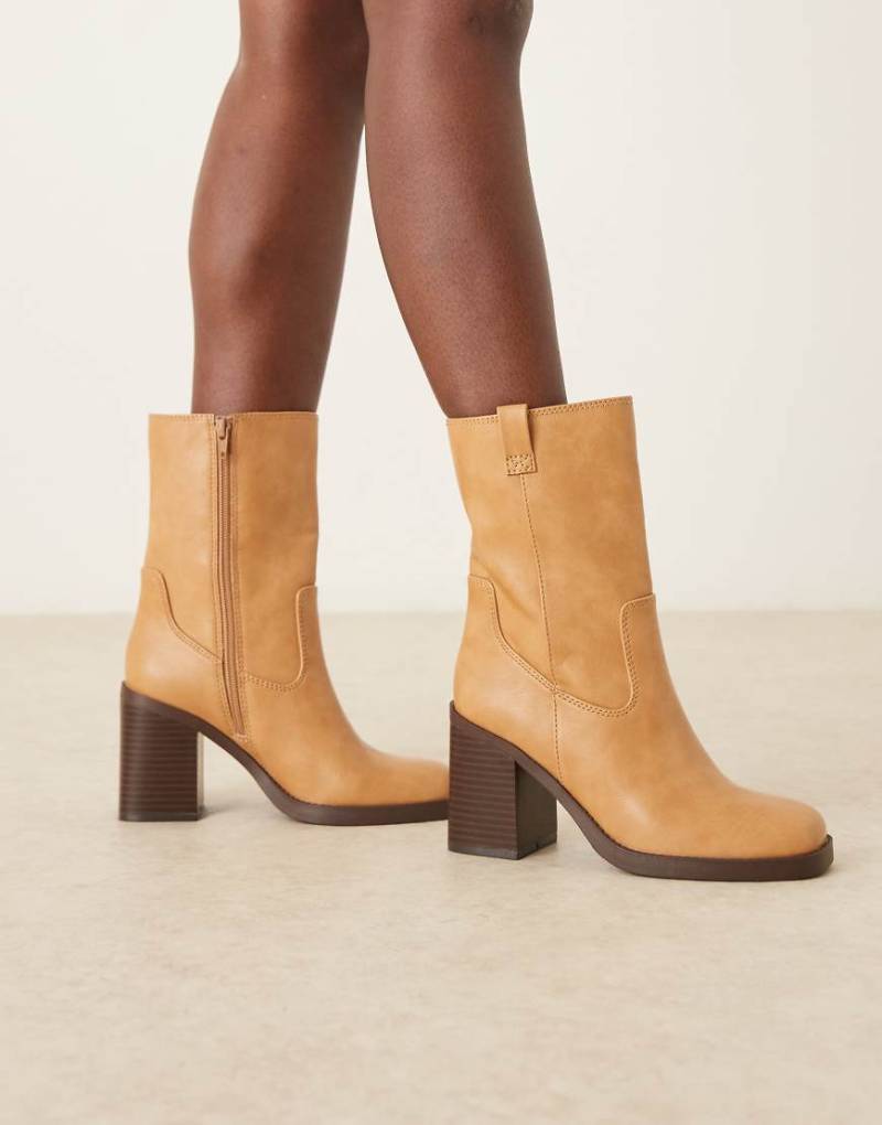 ASOS DESIGN - Ruby - Ankle Boots zum Hineinschlüpfen in Camel mit Blockabsatz-Neutral von ASOS DESIGN
