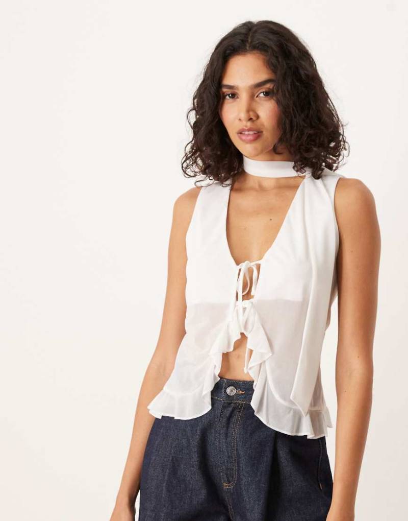ASOS DESIGN - Rüschen-Weste in Elfenbein mit Schal-Weiß von ASOS DESIGN
