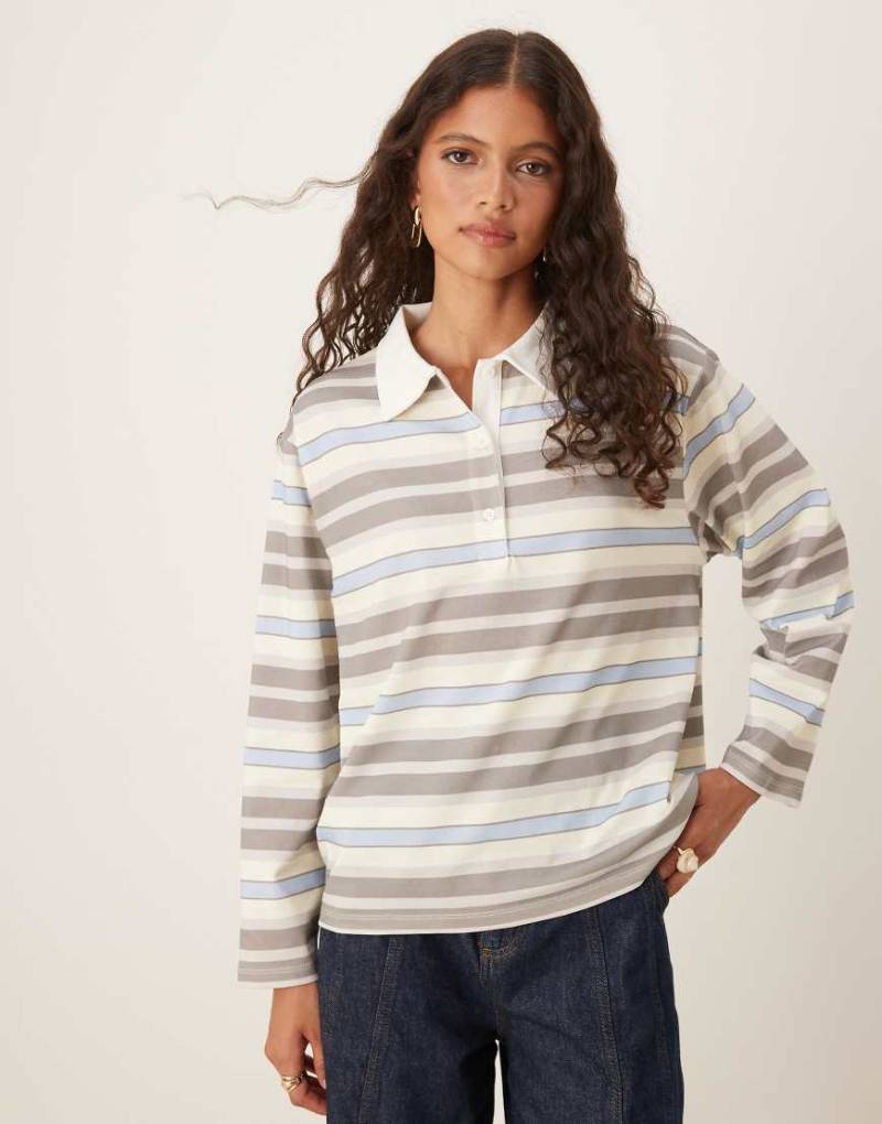 ASOS DESIGN - Rugby-Polo-Top in gestreiftem Elfenbeinweiß mit Oversize-Schnitt von ASOS DESIGN