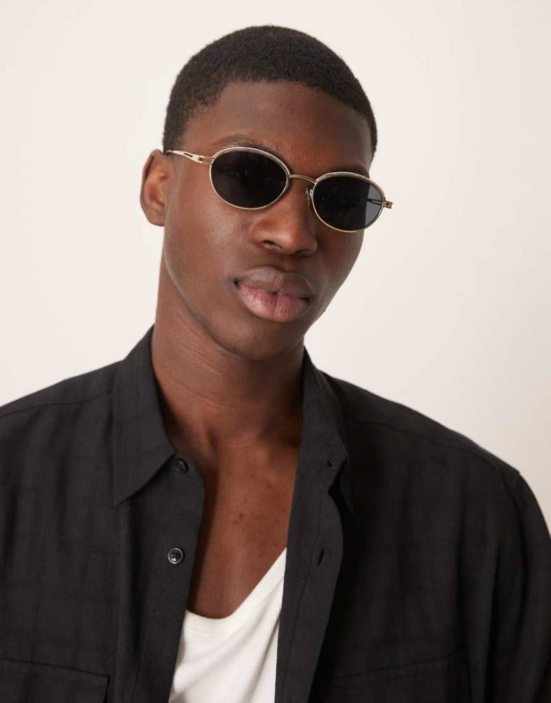 ASOS DESIGN - Runde Sonnenbrille mit getönten Gläsern und goldenem Metallgestell-Goldfarben von ASOS DESIGN