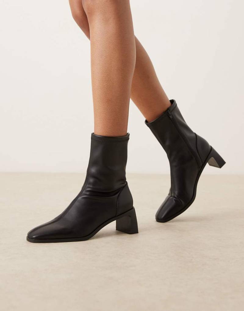 ASOS DESIGN - Rush - Stiefeletten in Schwarz mit versetztem Absatz von ASOS DESIGN
