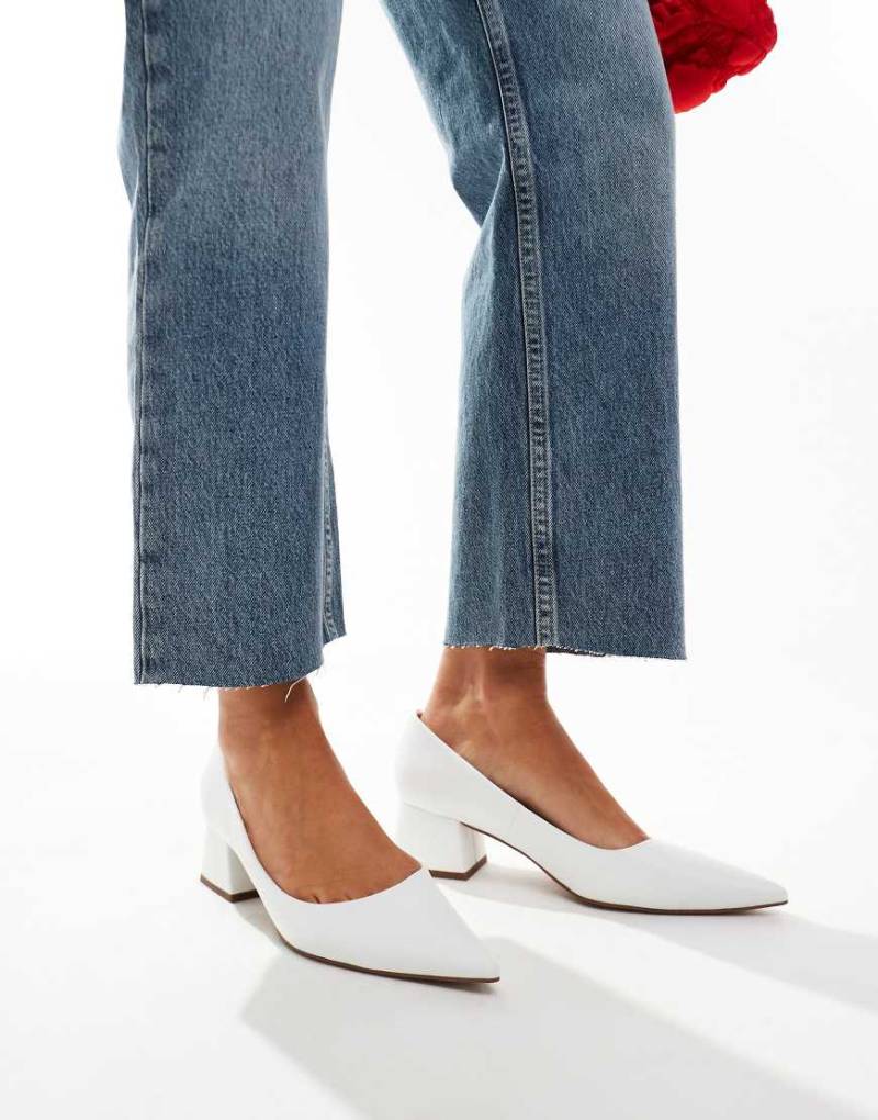 ASOS DESIGN - Saint - Schuhe in Weiß mit mittelhohem Blockabsatz von ASOS DESIGN