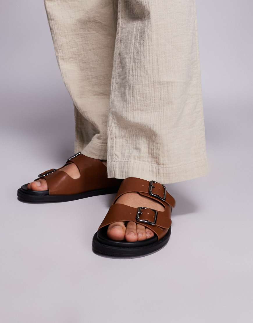ASOS DESIGN - Sandalen in Hellbraun mit zwei Riemen von ASOS DESIGN