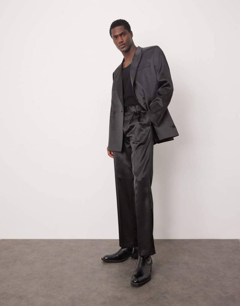 ASOS DESIGN - Satin-Anzughose in Schwarz mit geradem Schnitt von ASOS DESIGN