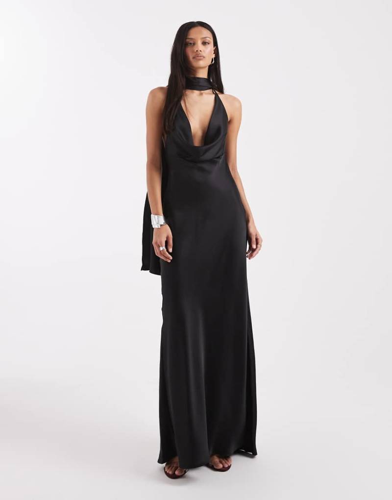 ASOS DESIGN - Satin-Maxikleid in Schwarz mit Schal am Halsausschnitt von ASOS DESIGN