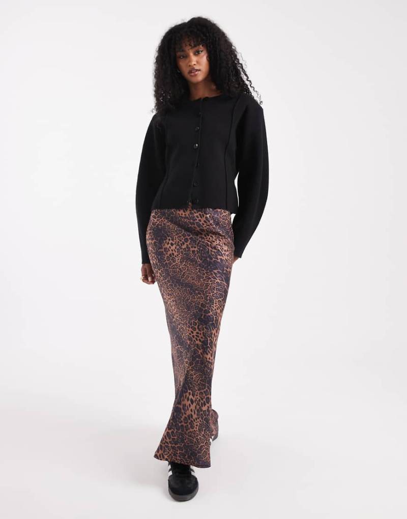 ASOS DESIGN - Satin-Maxirock mit Bias-Cut und Animalprint-Bunt ASOS DESIGN - Satin-Maxirock mit Bias-Cut und Animalprint-Bunt von ASOS DESIGN
