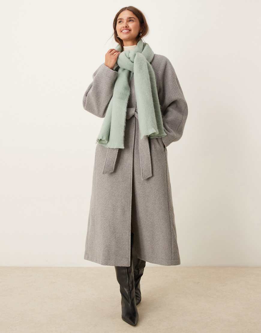 ASOS DESIGN - Schal aus Wollmix in Grün mit ausgefranstem Rand-Blau von ASOS DESIGN