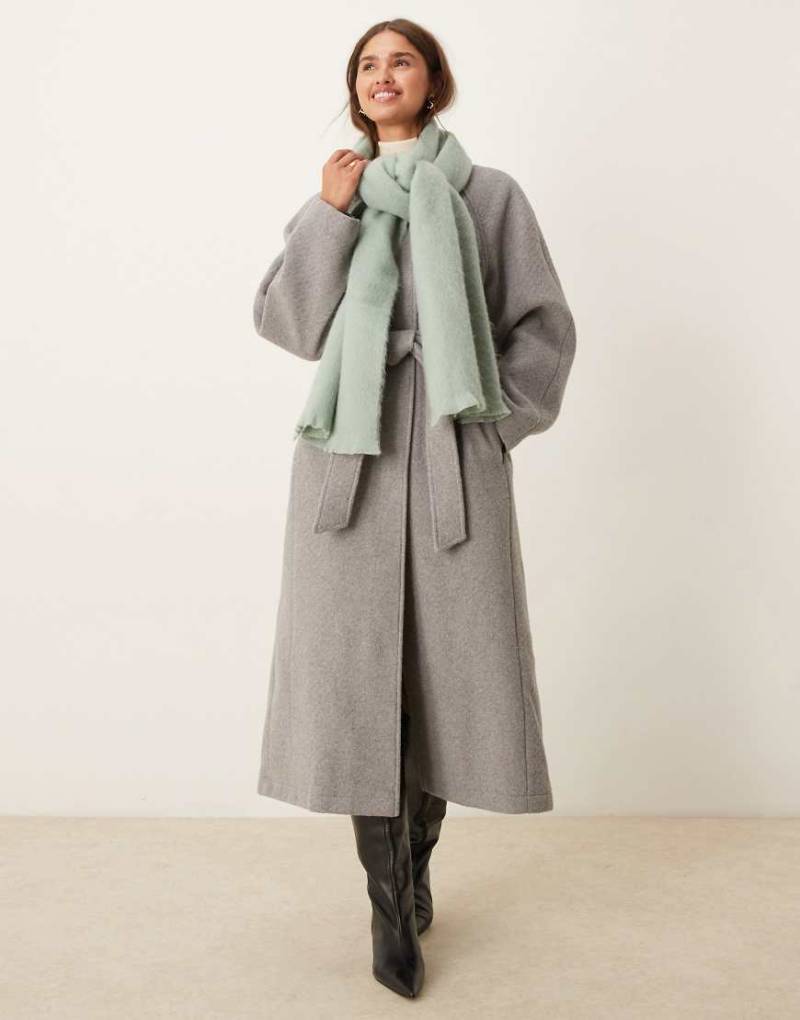 ASOS DESIGN - Schal aus Wollmix in Grün mit ausgefranstem Rand-Blau von ASOS DESIGN