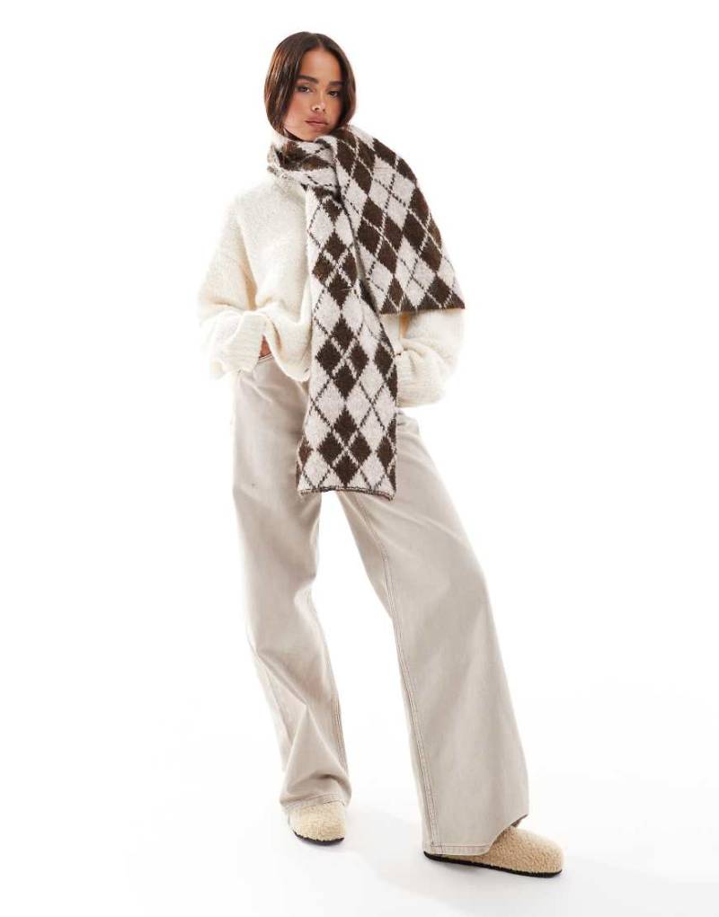 ASOS DESIGN - Schal aus Wollmix in Neutral mit Rautenmuster-Bunt von ASOS DESIGN
