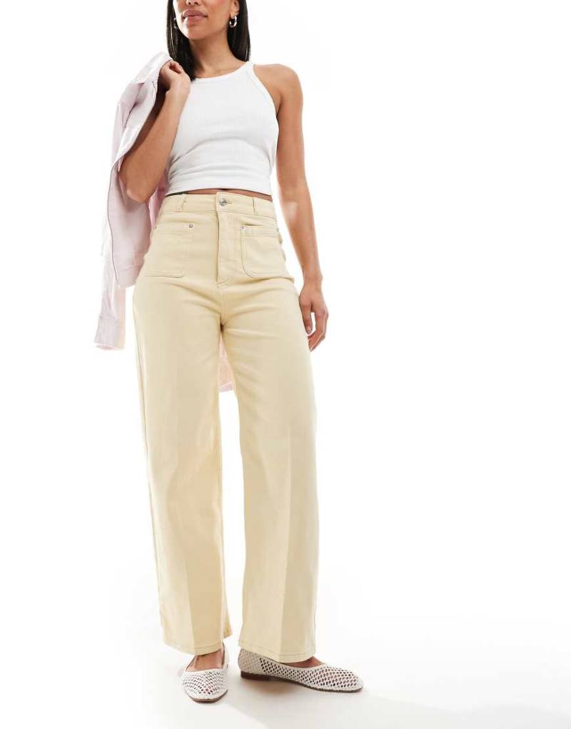 ASOS DESIGN - Schlichte, verkürzte Jeans in Zitronengelb mit weitem Bein und Vordertaschen von ASOS DESIGN