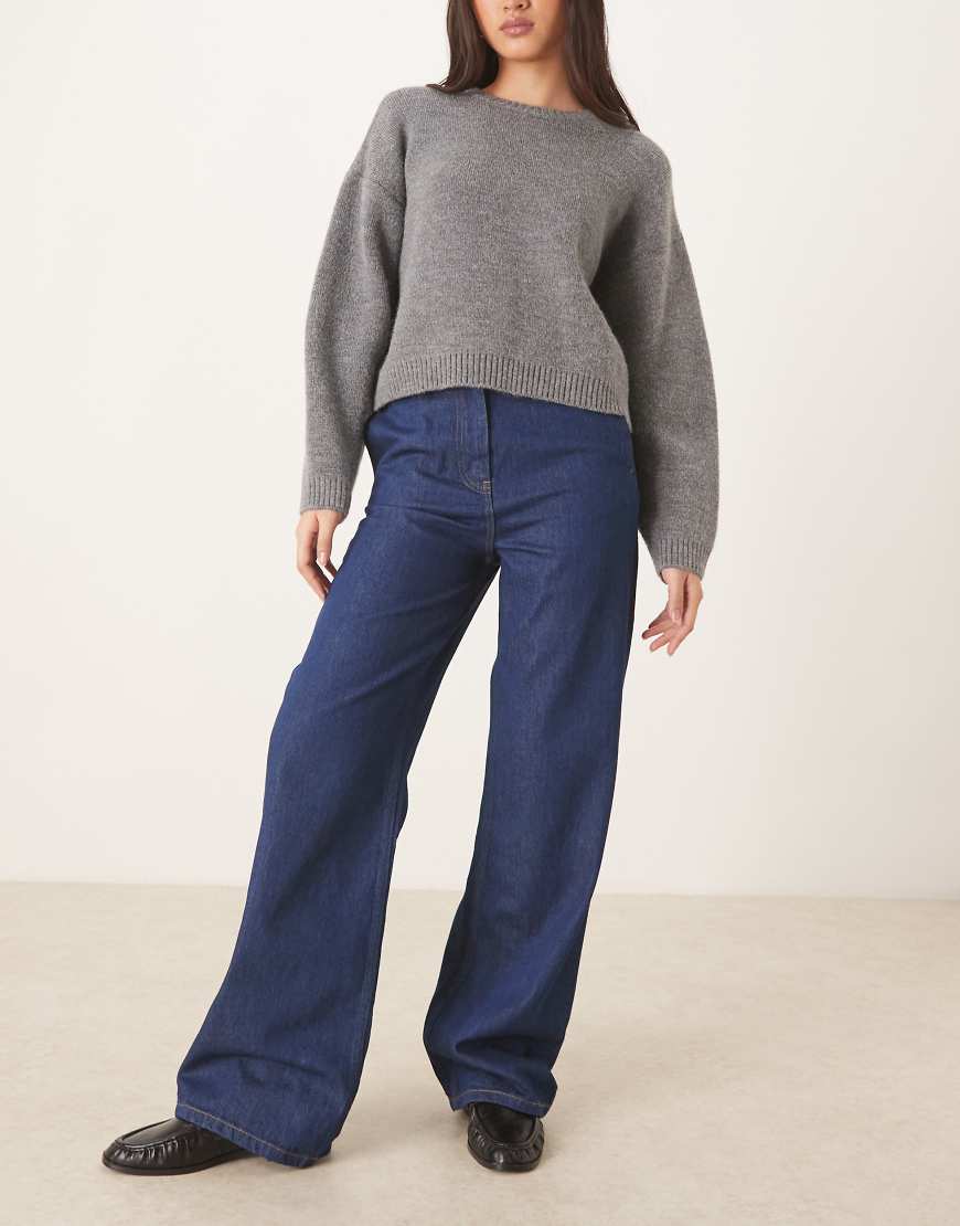 ASOS DESIGN - Schlichte Jeans in Indigoblau mit niedrigem Bund von ASOS DESIGN