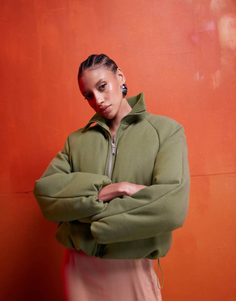 ASOS DESIGN - Schlichte Pufferjacke in Salbeigrün mit Strickkragen von ASOS DESIGN