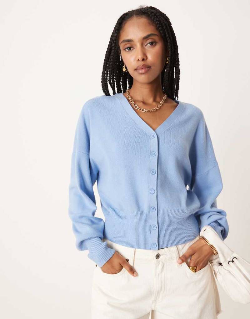 ASOS DESIGN - Schlichte Strickjacke in Blau mit strukturierter Taille von ASOS DESIGN