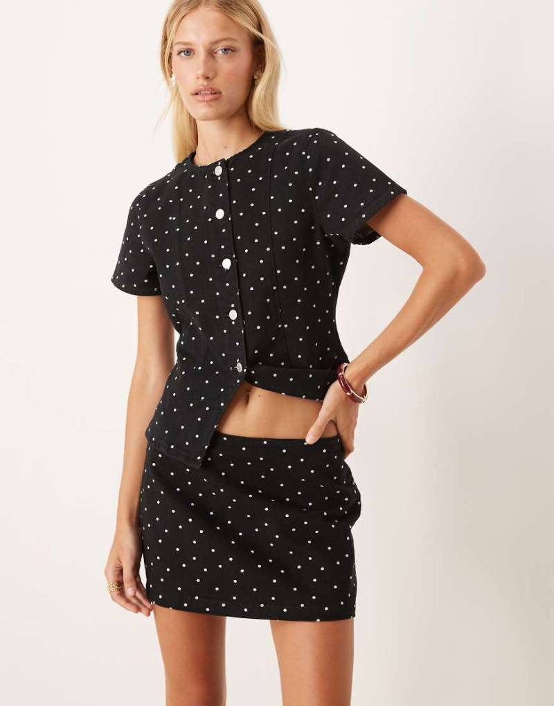 ASOS DESIGN - Schlichter Mikro-Jeansrock mit kleinem Punktmuster-Schwarz von ASOS DESIGN