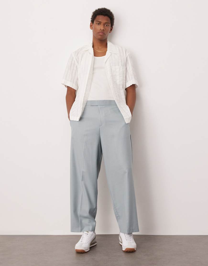 ASOS DESIGN - Schlupf-Anzughose mit Ballon-Leg-Beinschnitt in Hellblau ASOS DESIGN - Schlupf-Anzughose mit Ballon-Leg-Beinschnitt in Hellblau von ASOS DESIGN