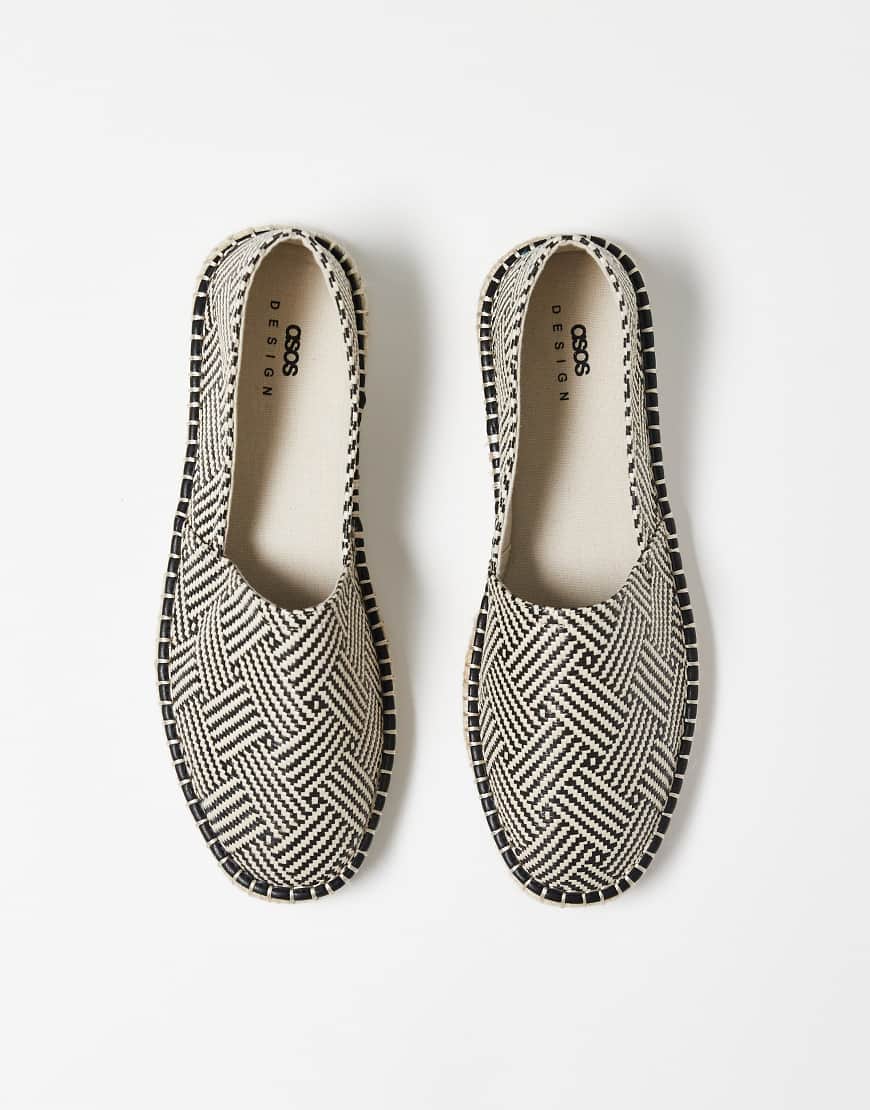 ASOS DESIGN - Schlupf-Espadrilles aus Webstoff in Schwarz und Weiß ASOS DESIGN - Schlupf-Espadrilles aus Webstoff in Schwarz und Weiß von ASOS DESIGN