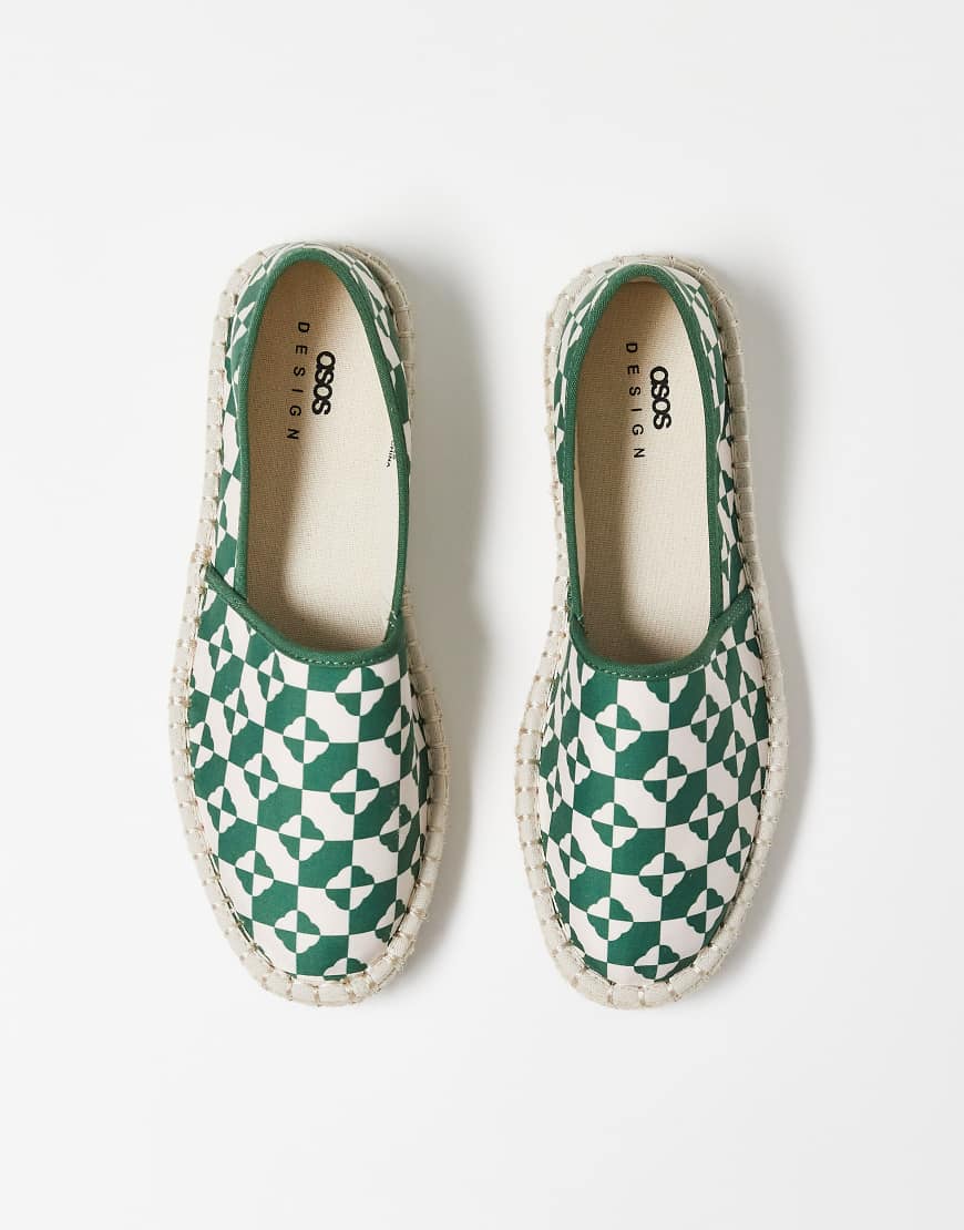 ASOS DESIGN - Schlupf-Espadrilles mit geometrischem Print-Grün ASOS DESIGN - Schlupf-Espadrilles mit geometrischem Print-Grün von ASOS DESIGN