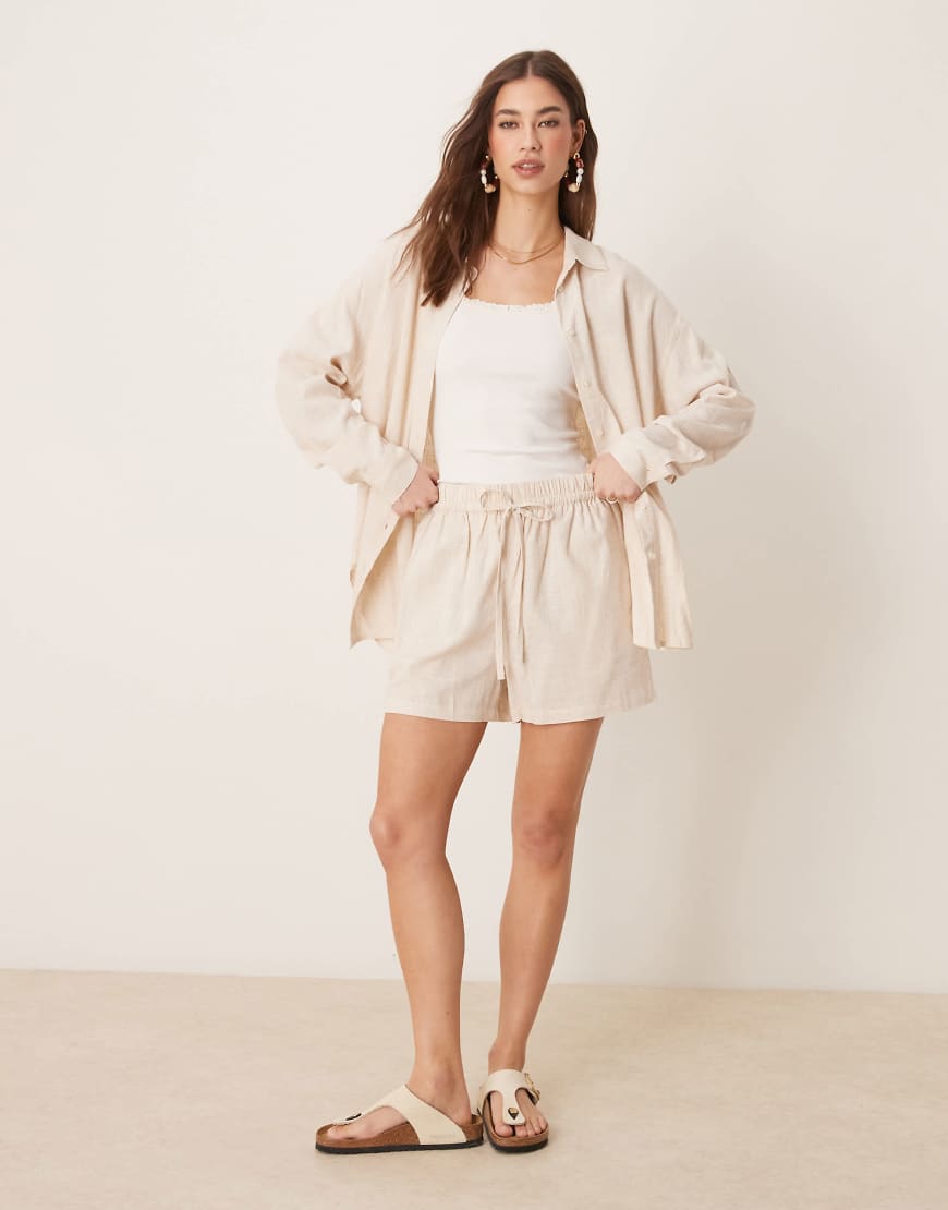 ASOS DESIGN - Schlupf-Shorts in steinbeiger Leinenoptik, Kombiteil-Neutral ASOS DESIGN - Schlupf-Shorts in steinbeiger Leinenoptik, Kombiteil-Neutral von ASOS DESIGN