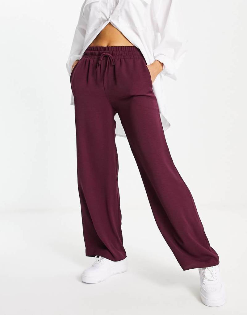ASOS DESIGN - Schlupfhose in Pflaume mit weitem Bein-Rot von ASOS DESIGN