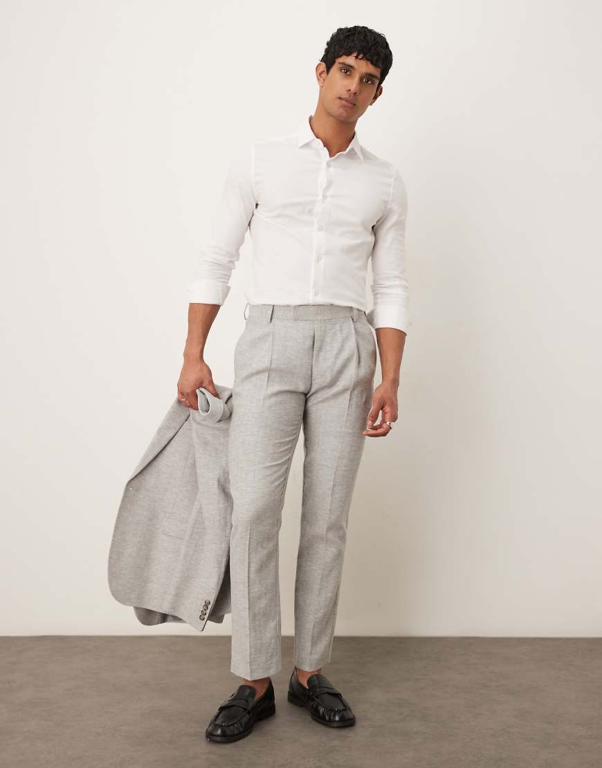 ASOS DESIGN - Schmal geschnittene Anzughose aus Leinen-Baumwollmix in Grau mit Fischgrätmuster ASOS DESIGN - Schmal geschnittene Anzughose aus Leinen-Baumwollmix in Grau mit Fischgrätmuster von ASOS DESIGN