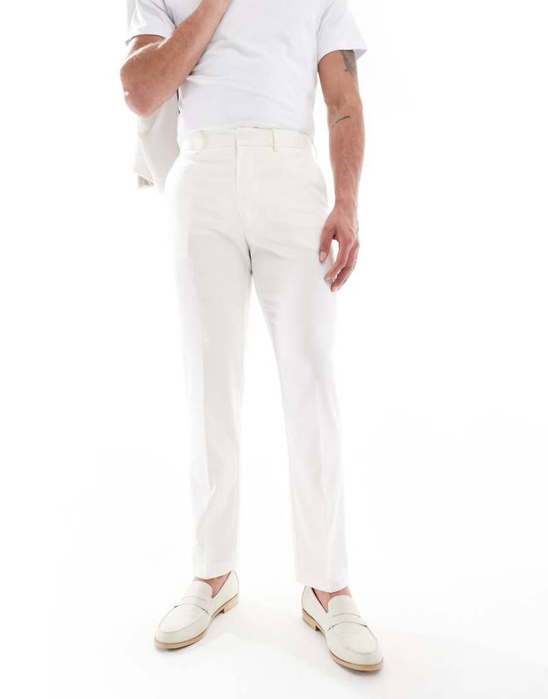 ASOS DESIGN - Schmal geschnittene Anzughose in Ecru-Weiß von ASOS DESIGN