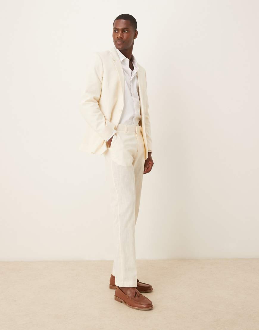 ASOS DESIGN - Schmal geschnittene Anzughose in ecru Leinenoptik mit Bundfalten-Weiß ASOS DESIGN - Schmal geschnittene Anzughose in ecru Leinenoptik mit Bundfalten-Weiß von ASOS DESIGN