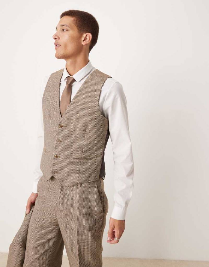 ASOS DESIGN - Schmal geschnittene Anzugweste in Braun mit Panamabindung von ASOS DESIGN