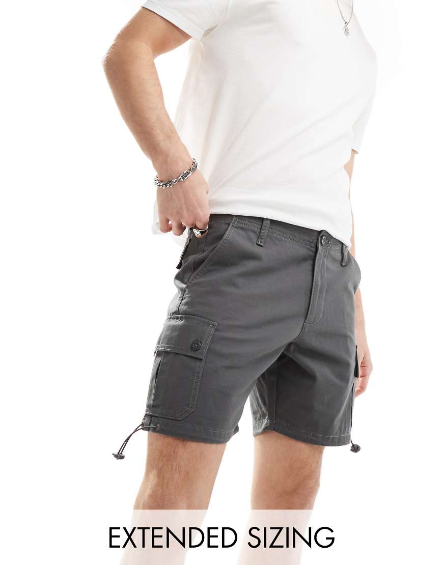 ASOS DESIGN - Schmal geschnittene Cargo-Shorts in Anthrazit-Marineblau ASOS DESIGN - Schmal geschnittene Cargo-Shorts in Anthrazit-Marineblau von ASOS DESIGN