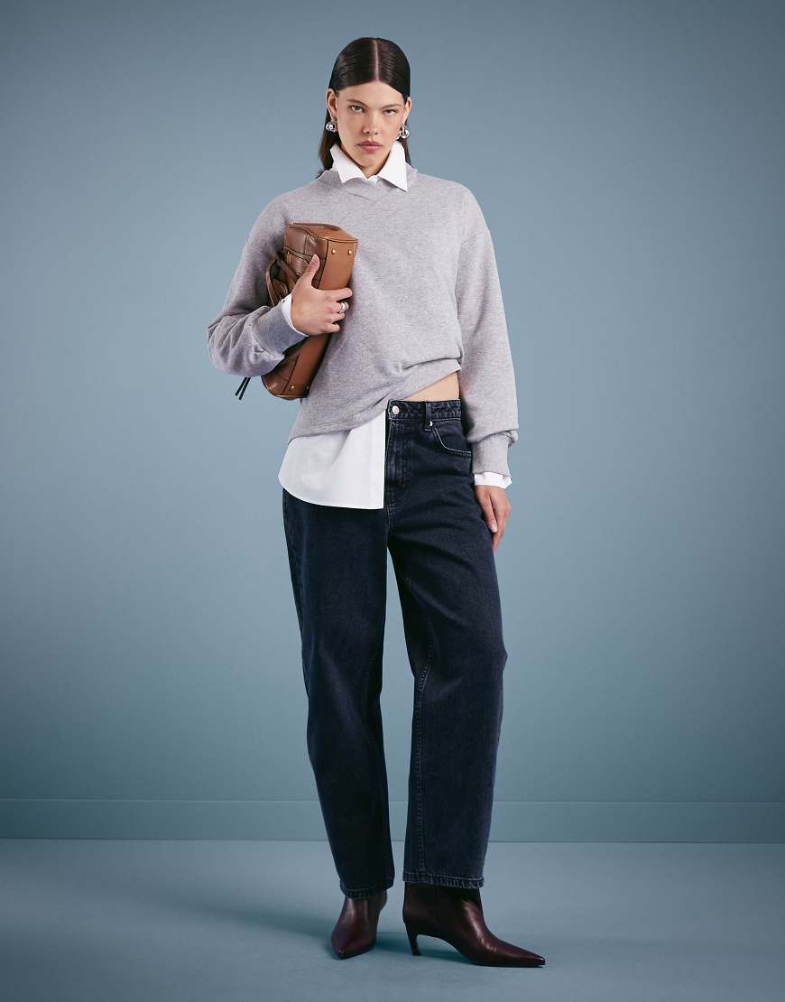 ASOS DESIGN - Schmal geschnittene Jeans in Blau-Schwarz mit abgerundetem Beinschnitt-Marineblau von ASOS DESIGN