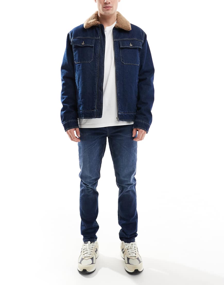 ASOS DESIGN - Schmal geschnittene Jeans in verwaschener dunkelblauer Tönung ASOS DESIGN - Schmal geschnittene Jeans in verwaschener dunkelblauer Tönung von ASOS DESIGN