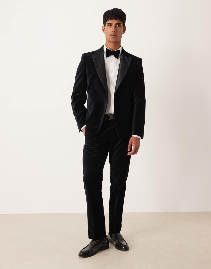 ASOS DESIGN - Schmal geschnittene Smoking-Anzughose aus Baumwoll-Samt in Schwarz von ASOS DESIGN
