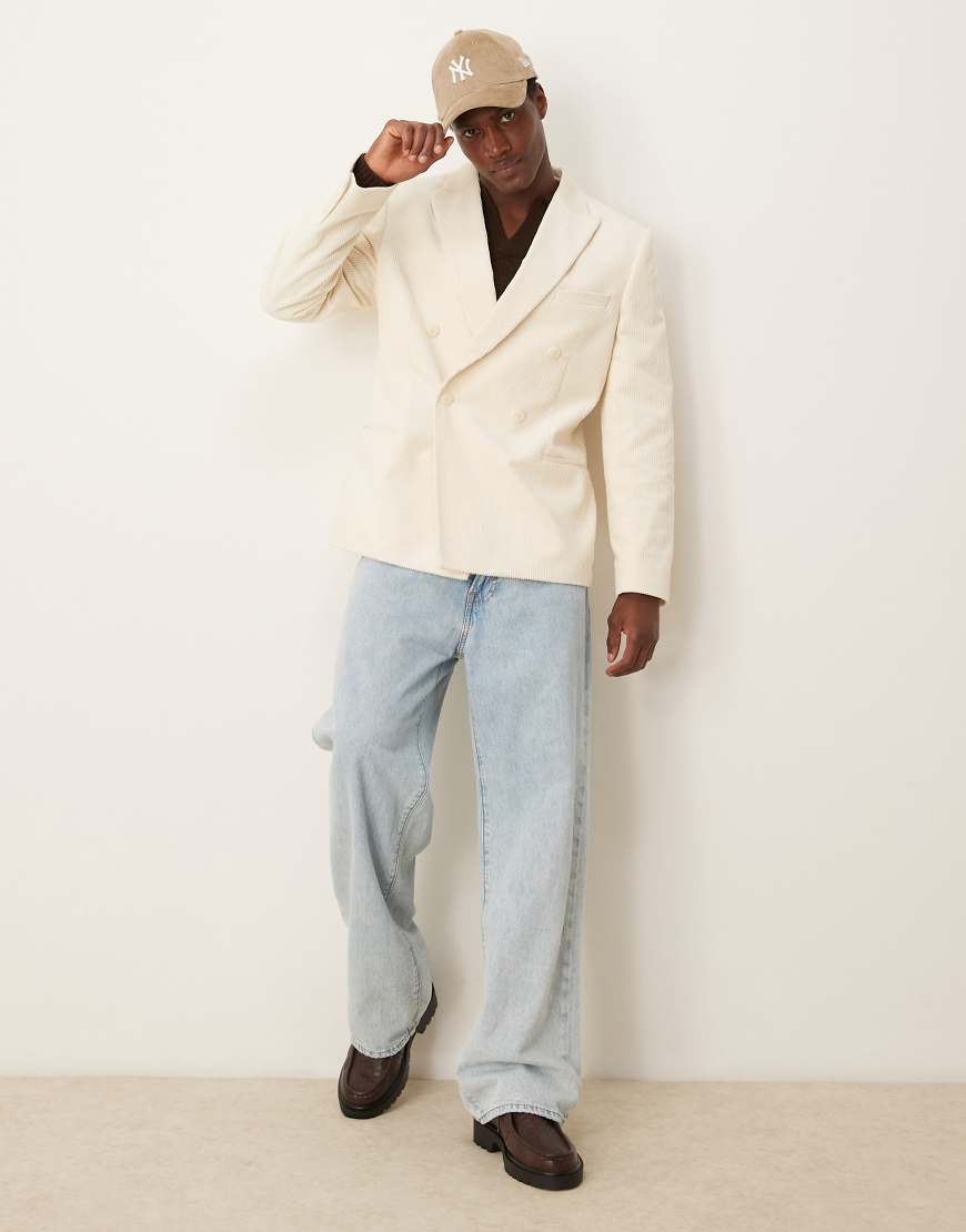 ASOS DESIGN - Schmal geschnittener Blazer aus Cord in Cremeweiß-Neutral von ASOS DESIGN