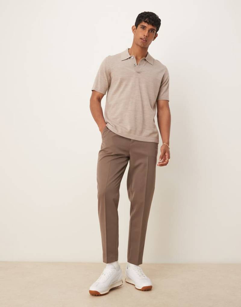 ASOS DESIGN - Schmal zulaufende, elegante Hose in Braun von ASOS DESIGN